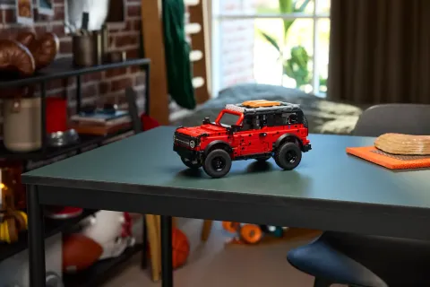 Конструктор LEGO Technic 42213 Внедорожник Ford Bronco