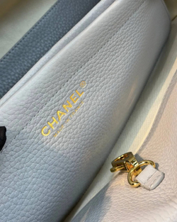 Сумка Chanel (Шанель) Shopping маленького размера из зернистой телячьей кожи премиум класса