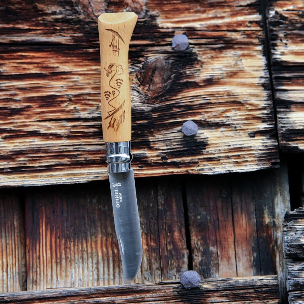 Нож Opinel №8 Alpine adventures нерж.сталь дуб гравировка лыжи