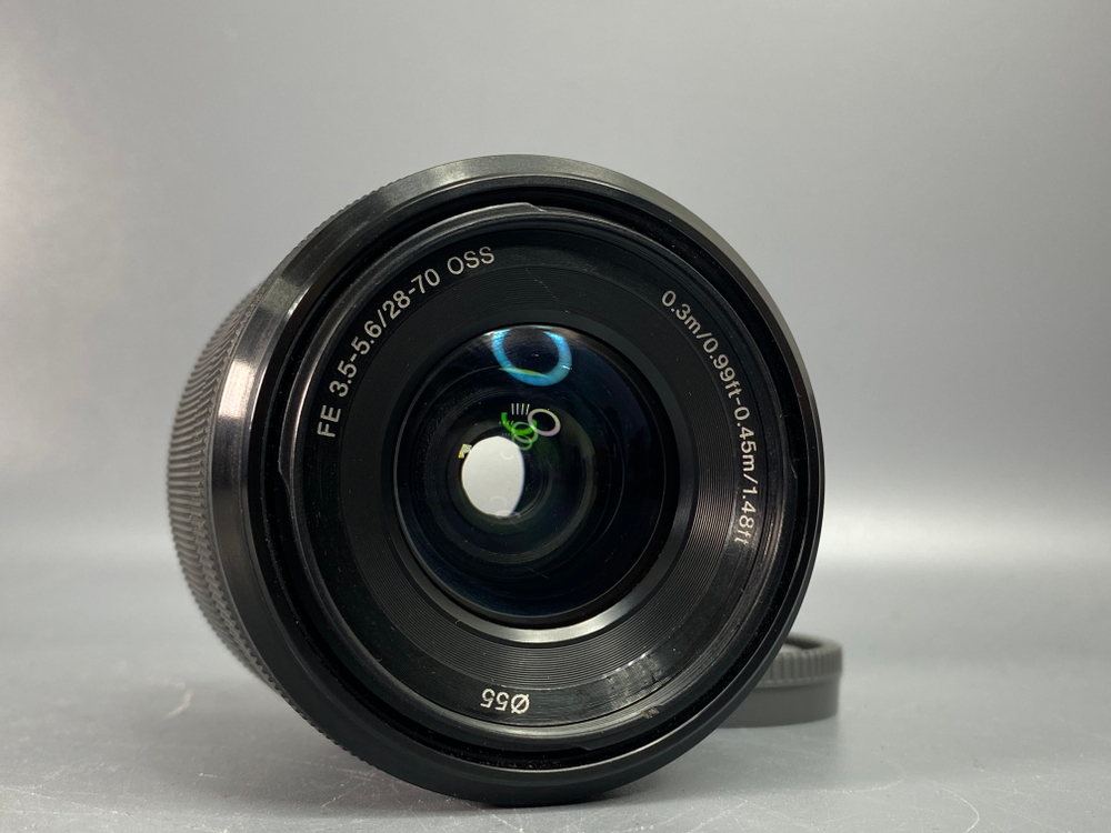 Sony 28-70 mm f/3.5-5.6