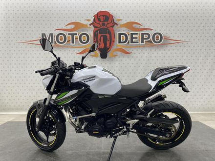 Kawasaki Z400 2021