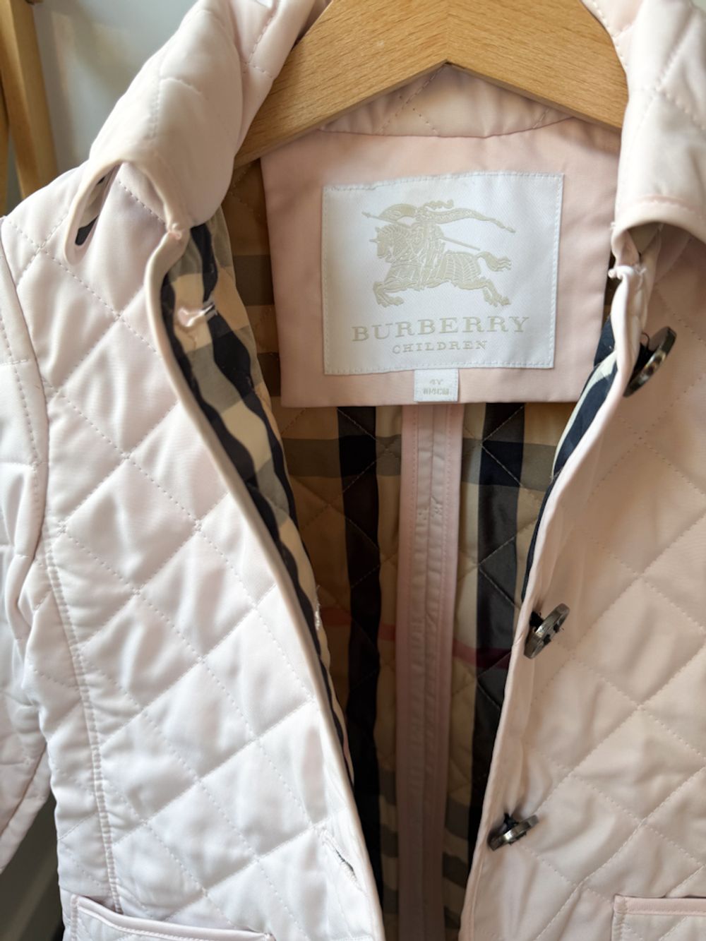 Стёганая куртка Burberry, 104