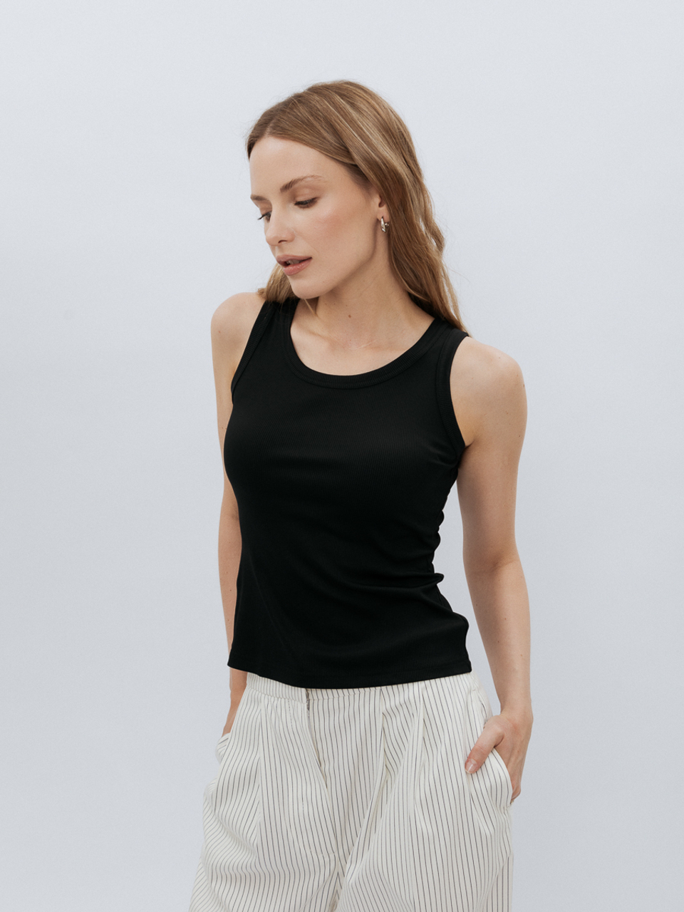 Топ Basic Black