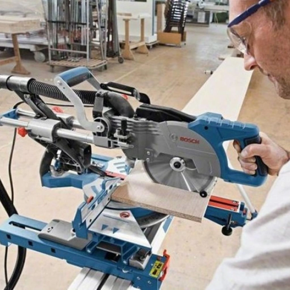 Торцовочная пила Bosch GCM 800 SJ (601B19000)