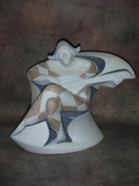 Статуэтка. Фарфор. Арлекин, играющий на мандолине. Lladro. Испания