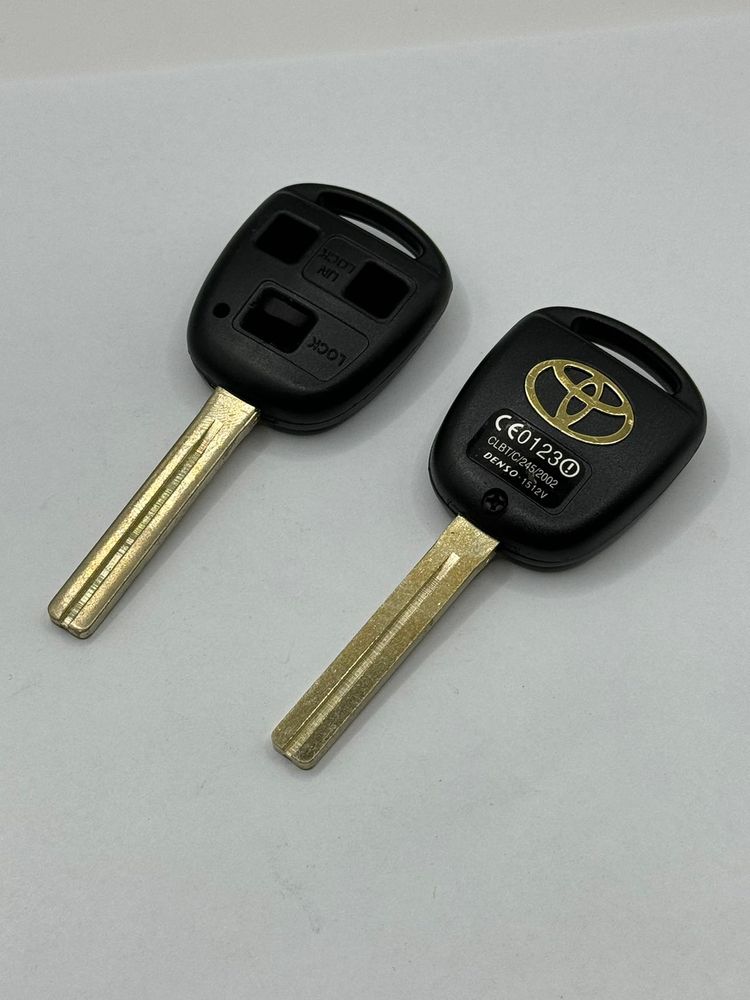 Корпус Ключа Toyota 3 кн. верт. TOY48 с ЛОГО / Китай / 16357