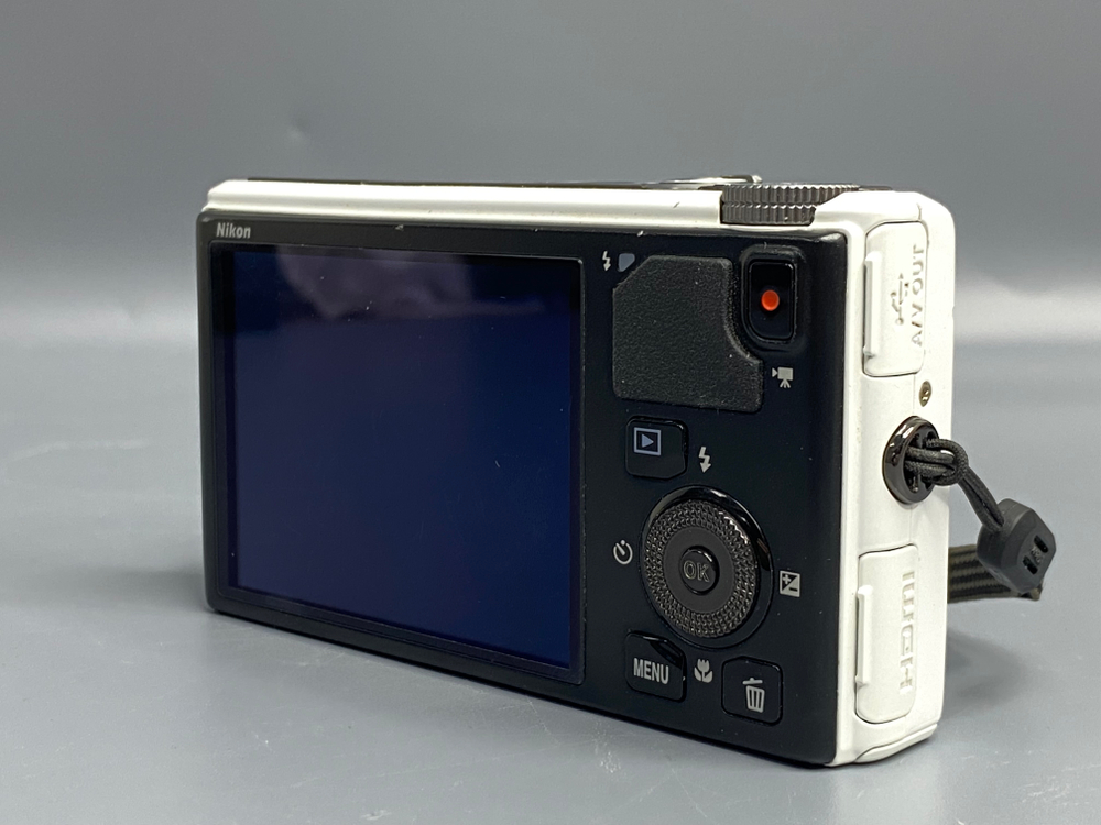 Nikon Coolpix S9400