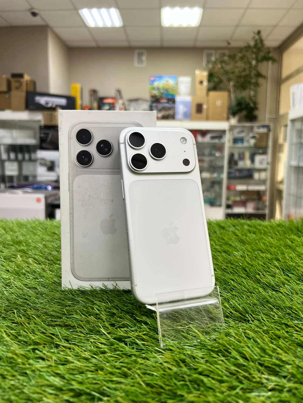 Б/У iPhone 17 Pro 256Gb Silver