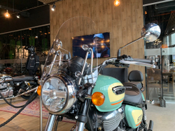Royal Enfield Meteor 350 Aurora Green