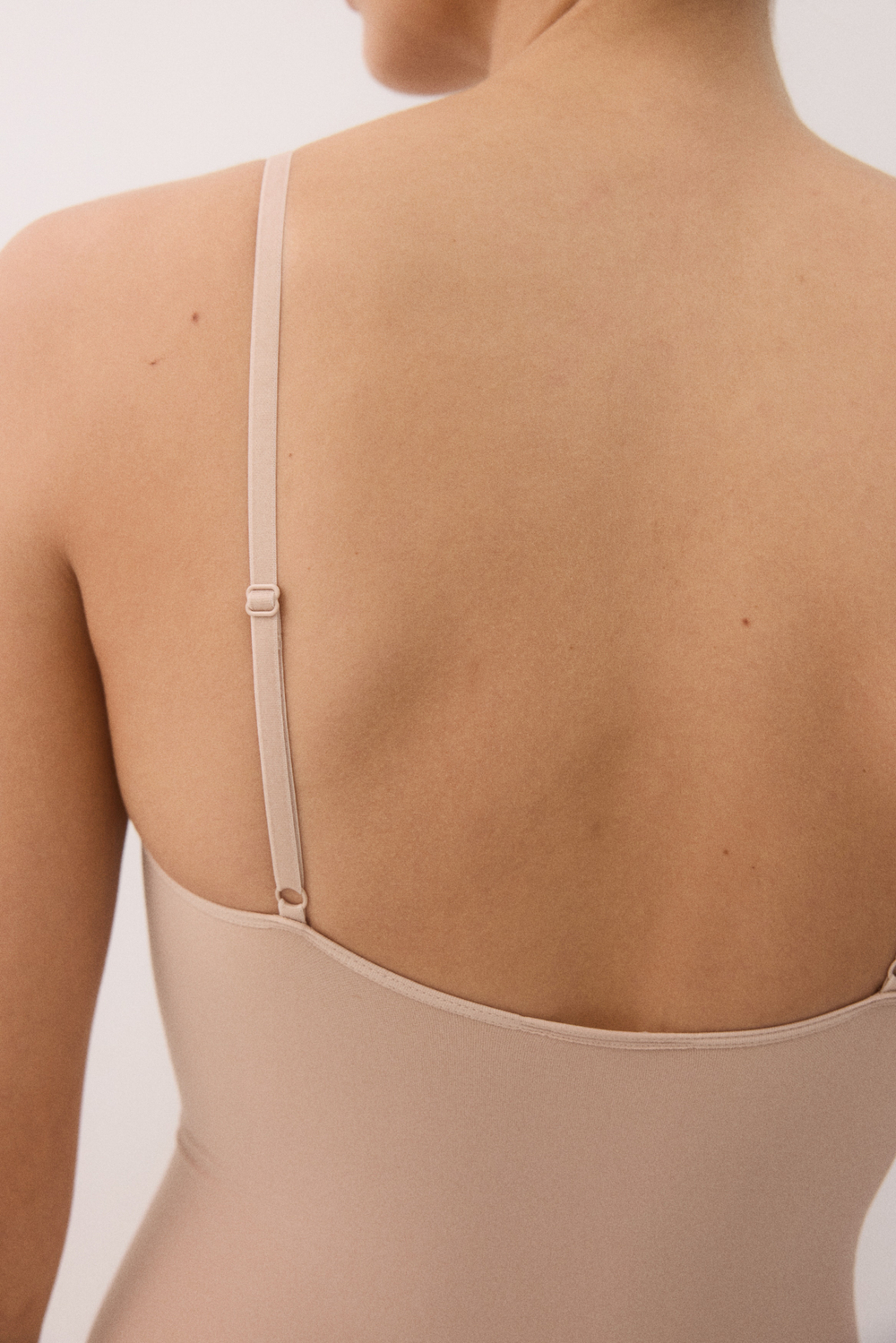Моделирующее боди-стринги Firm Shape - H&M