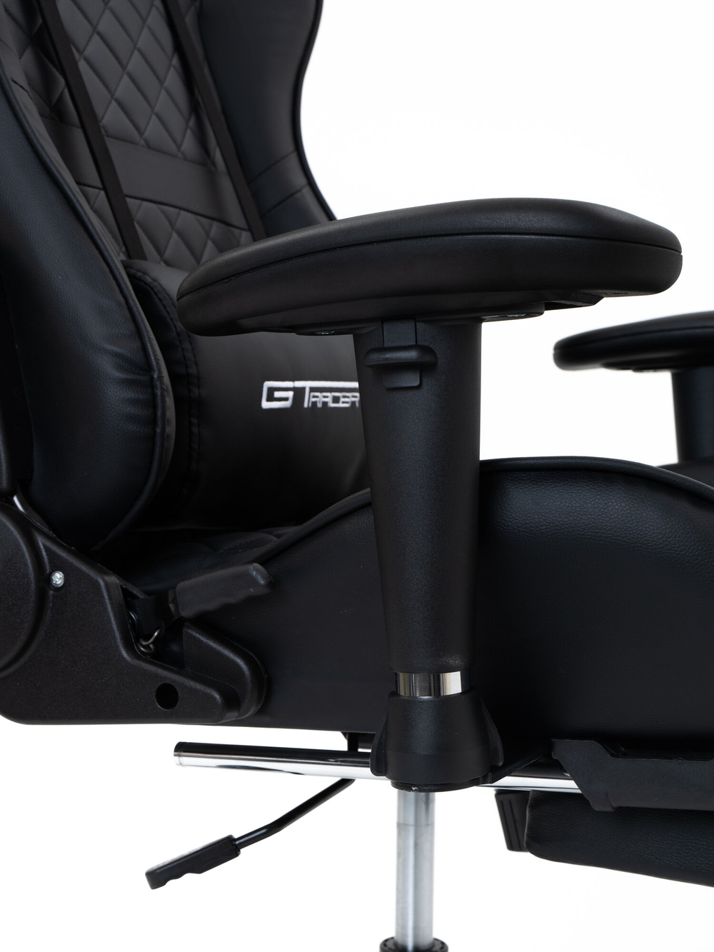 Игровое компьютерное кресло