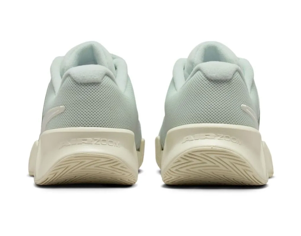 Женские теннисные кроссовки Nike Zoom GP Challenge Pro - steam/white barely green sea glass