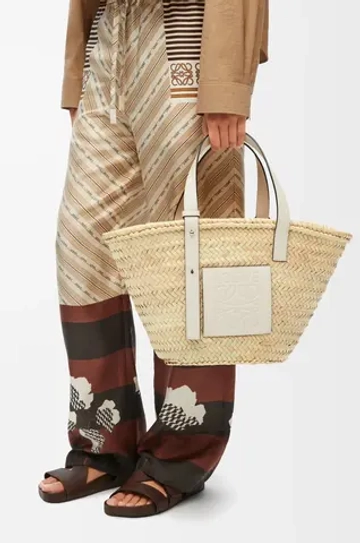 Loewe Сумка-корзинка из пальмовых листьев и телячьей кожи, натуральный