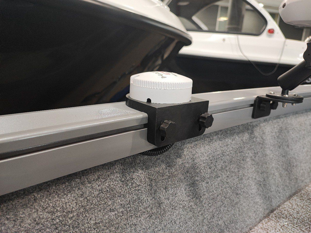 Кронштейн для компасов Point-1, Sea-Pro, Haibo в Т-паз, черный, Прокатись.Ру