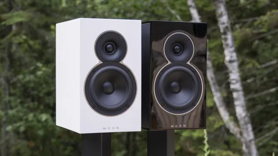 Moon by Simaudio Voice 22 Gloss Black