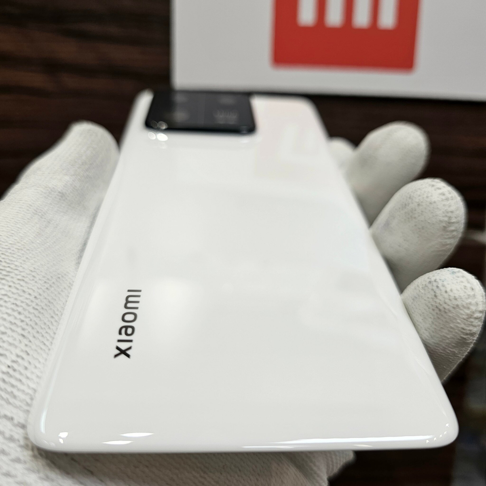 Крышка для Xiaomi 13 Pro - оригинальная задняя керамическая панель (белого цвета)