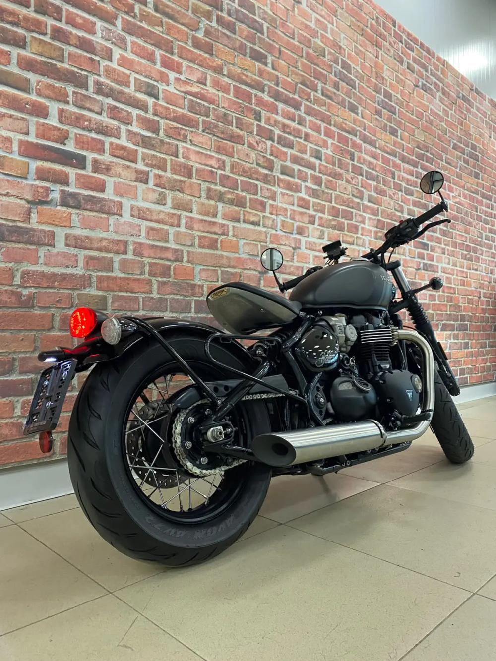Triumph Bonneville Bobber, 2023 MATT STORM GREY/MATT IRONSTONE