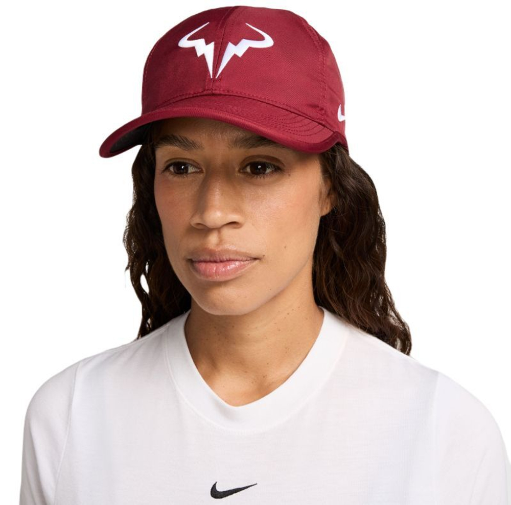 Теннисная кепка Nike Rafa Dri-Fit Club - красный
