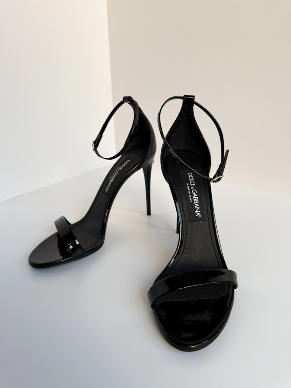 Новые лаковые босоножки Dolce & Gabbana, 39