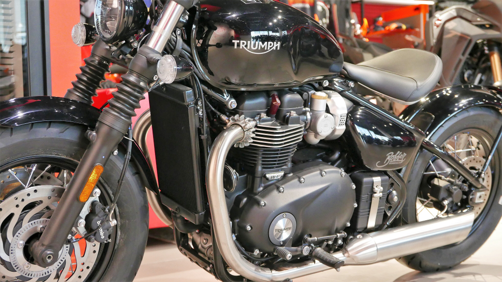 TRIUMPH BONNEVILLE BOBBER 2025