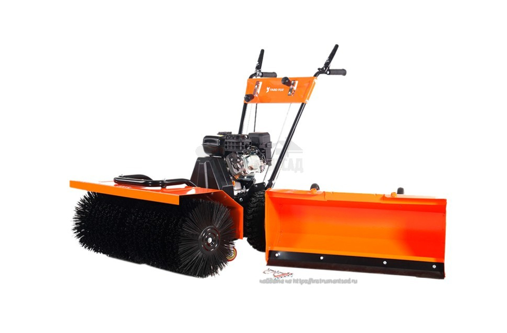 Бензиновая самоходная подметальная машина YARD FOX 800 SL