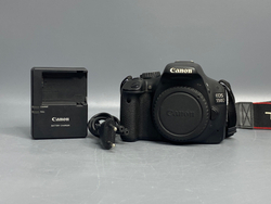 Canon EOS 550D 15.700 Кадров