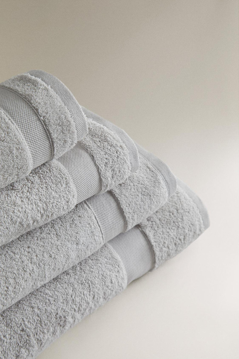 ZARA HOME ПОЛОТЕНЦЕ ИЗ ХЛОПКА ВЫСШЕГО КАЧЕСТВА, СВЕТЛО-СЕРЫЙ