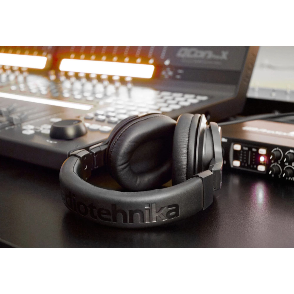 Наушники мониторные Radiotehnika TD01C Black