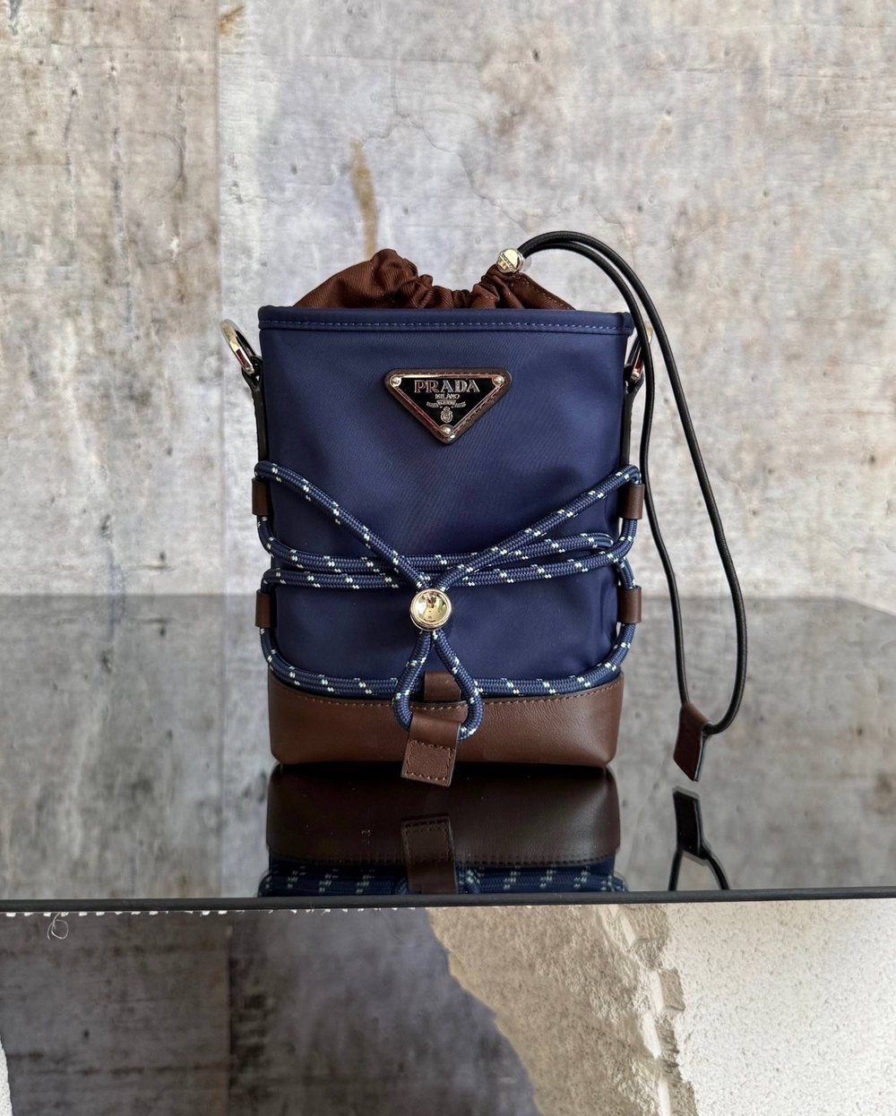 Мини сумка через плечо Prada
