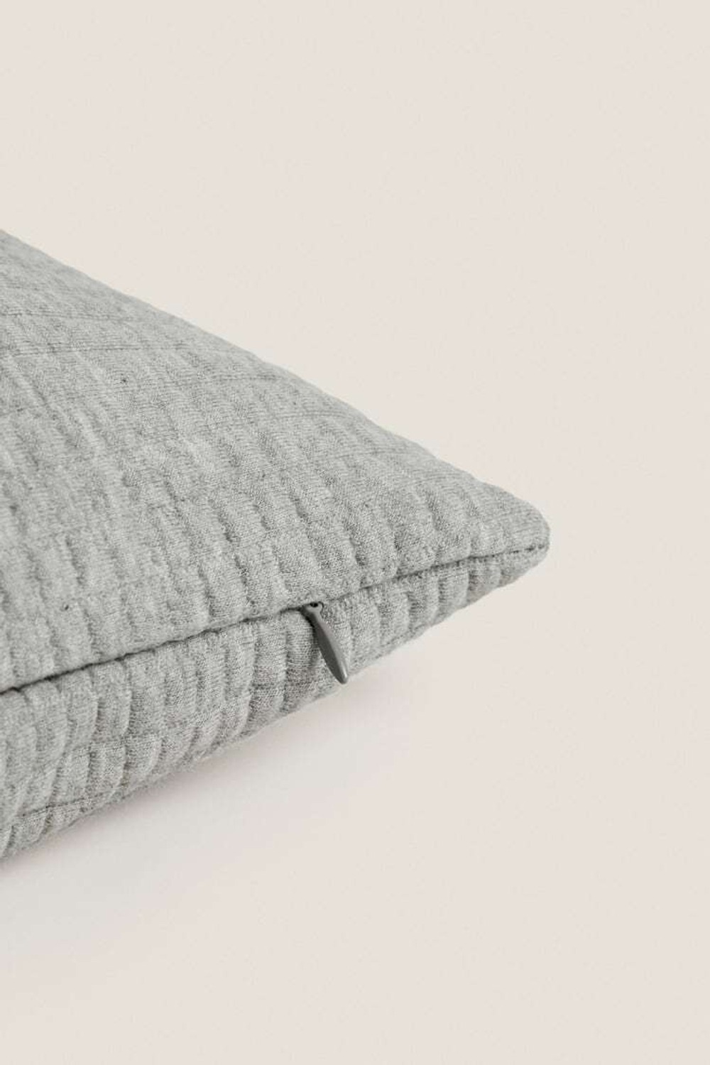 ZARA HOME ЧЕХОЛ НА ПОДУШКУ В КЛЕТКУ, СЕРЫЙ