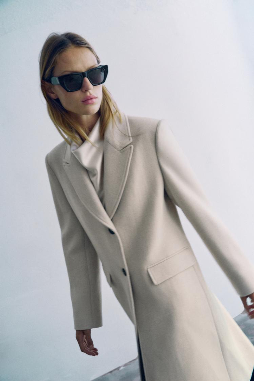 ZARA ПАЛЬТО С ПОДПЛЕЧНИКАМИ, БЕЖЕВЫЙ