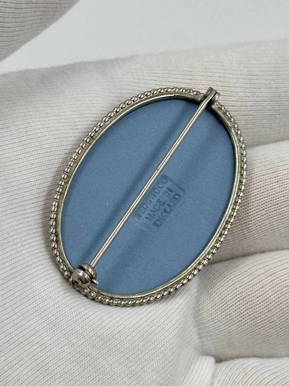 Брошь Wedgwood голубая