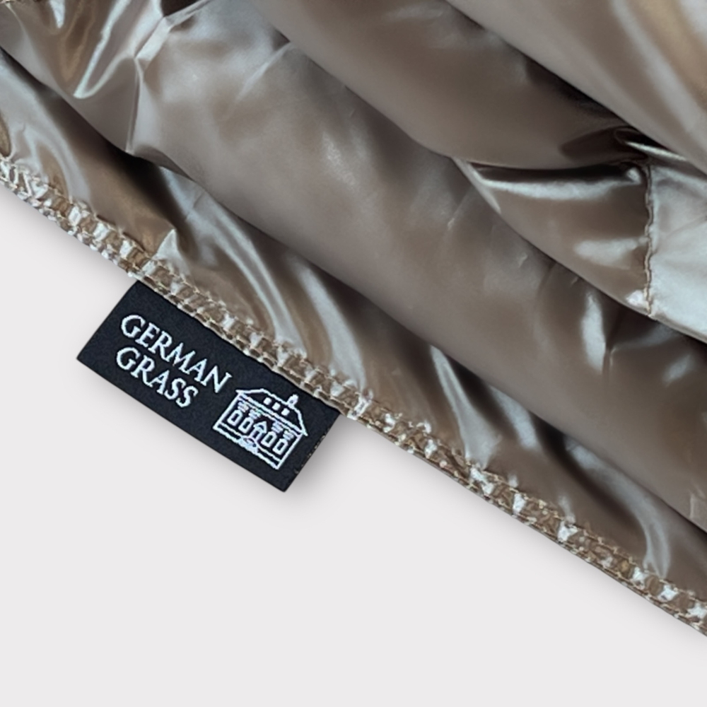 Дорожный плед-пончо пуховый 130х170 German Grass Travel Cape Plaid Milk Chocolate бежевый Коричневый