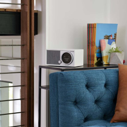 Tivoli Model One Digital Gen 2 White — цифровой радиоприемник с Wi-Fi и стримингом