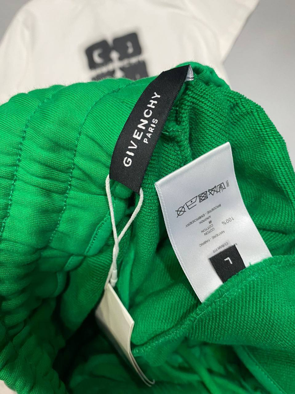 Футболка Givenchy