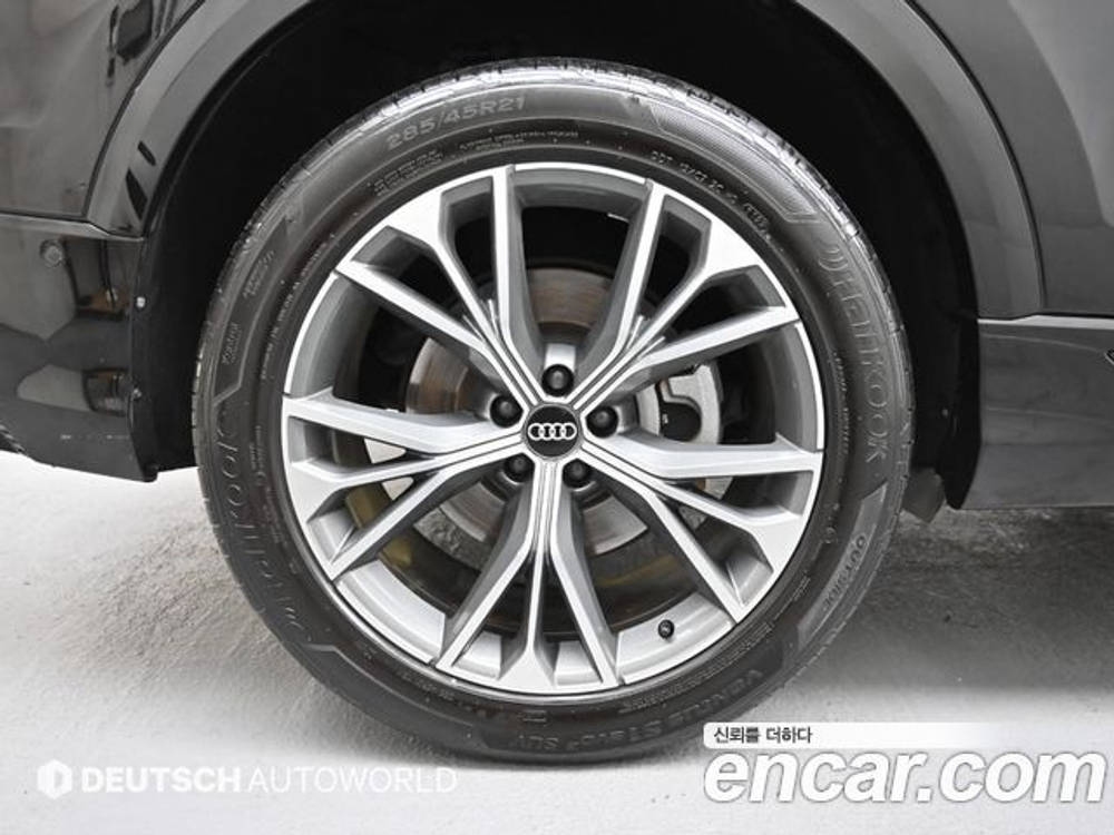 Audi Q8 55 TFSI Quattro Premium — 2022