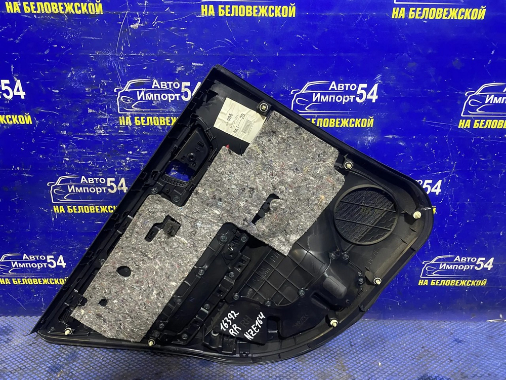 Обшивка двери TOYOTA COROLLA AXIO 2012-2017