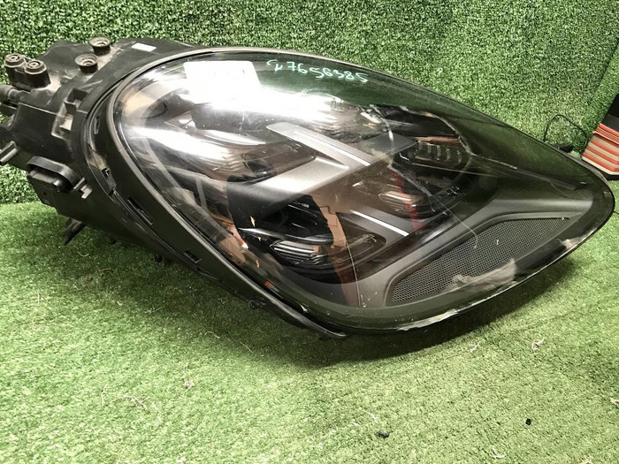 Фара правая Porsche Cayenne 3 (17-23) LED
