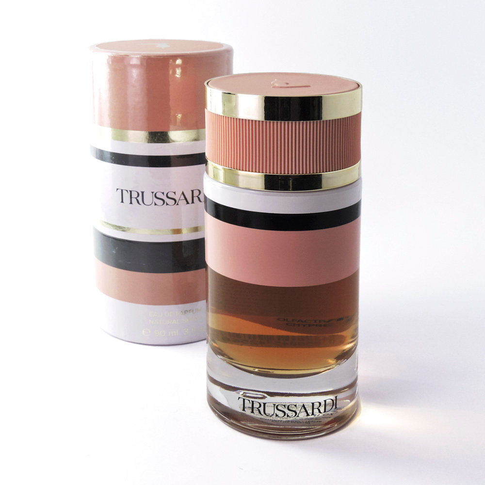 Trussardi Trussardi (Trussardi New Feminine) — парфюмерная вода для женщин.