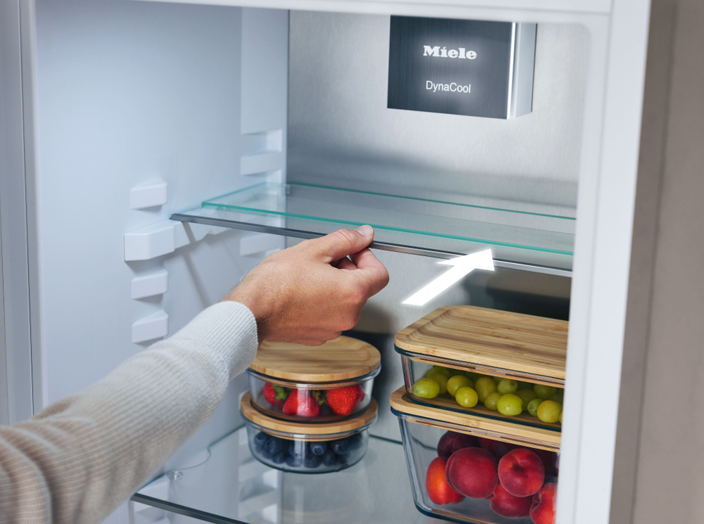 Встраиваемый холодильник Miele K 7747 D