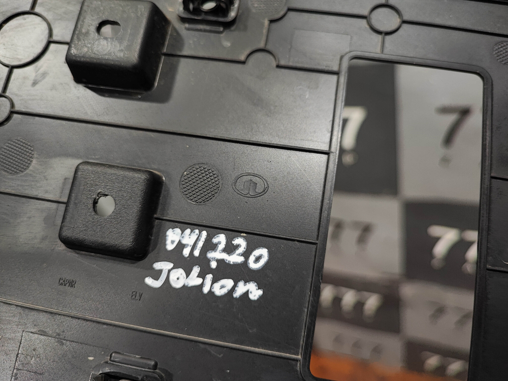 Площадка гос. номера Haval Jolion 21-нв Б/У Оригинал 2807100XST01A
