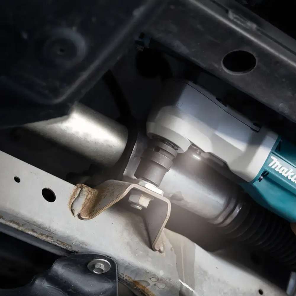 Аккумуляторный ударный гайковерт Makita DTL300RTJ
