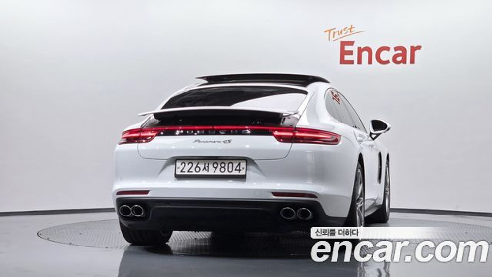Porsche Panamera 3.0 AWD — 2020