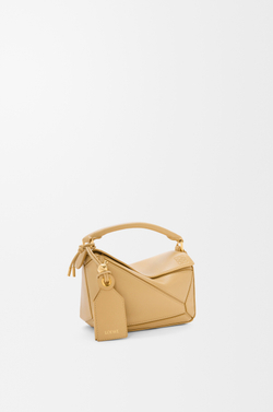Loewe Сумка-мини Puzzle Featherlight из овечьей кожи наппа, цвет сливочного масла