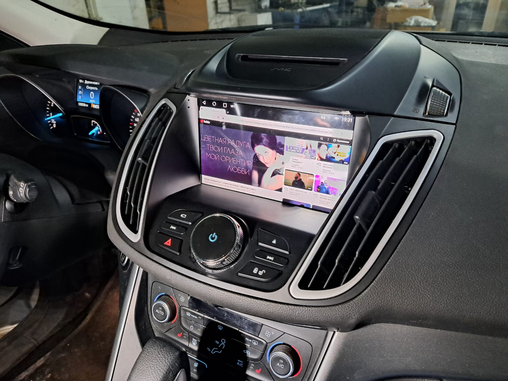 Установочный комплект для FORD Kuga II 2013+  KUBERG SF-9203-2