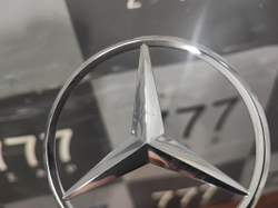 Эмблема крышки багажника Mercedes S (W222) 13-20 Б/У Оригинал A2228170016