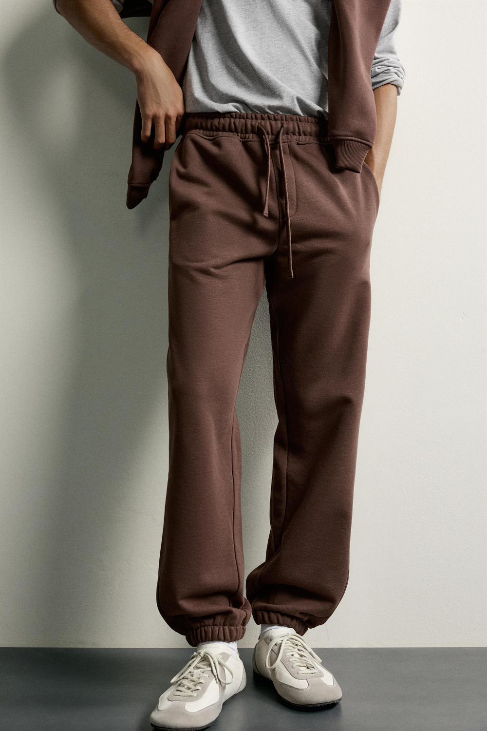 БАЗОВЫЕ СПОРТИВНЫЕ БРЮКИ — ZARA