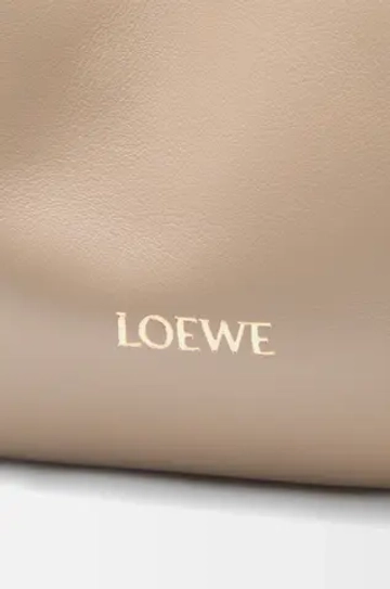 Loewe Мини-клатч Flamenco из телячьей кожи наппа, песочный