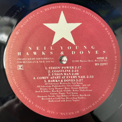 Винтажная виниловая пластинка LP Neil Young Hawks and Doves (США, 1980)