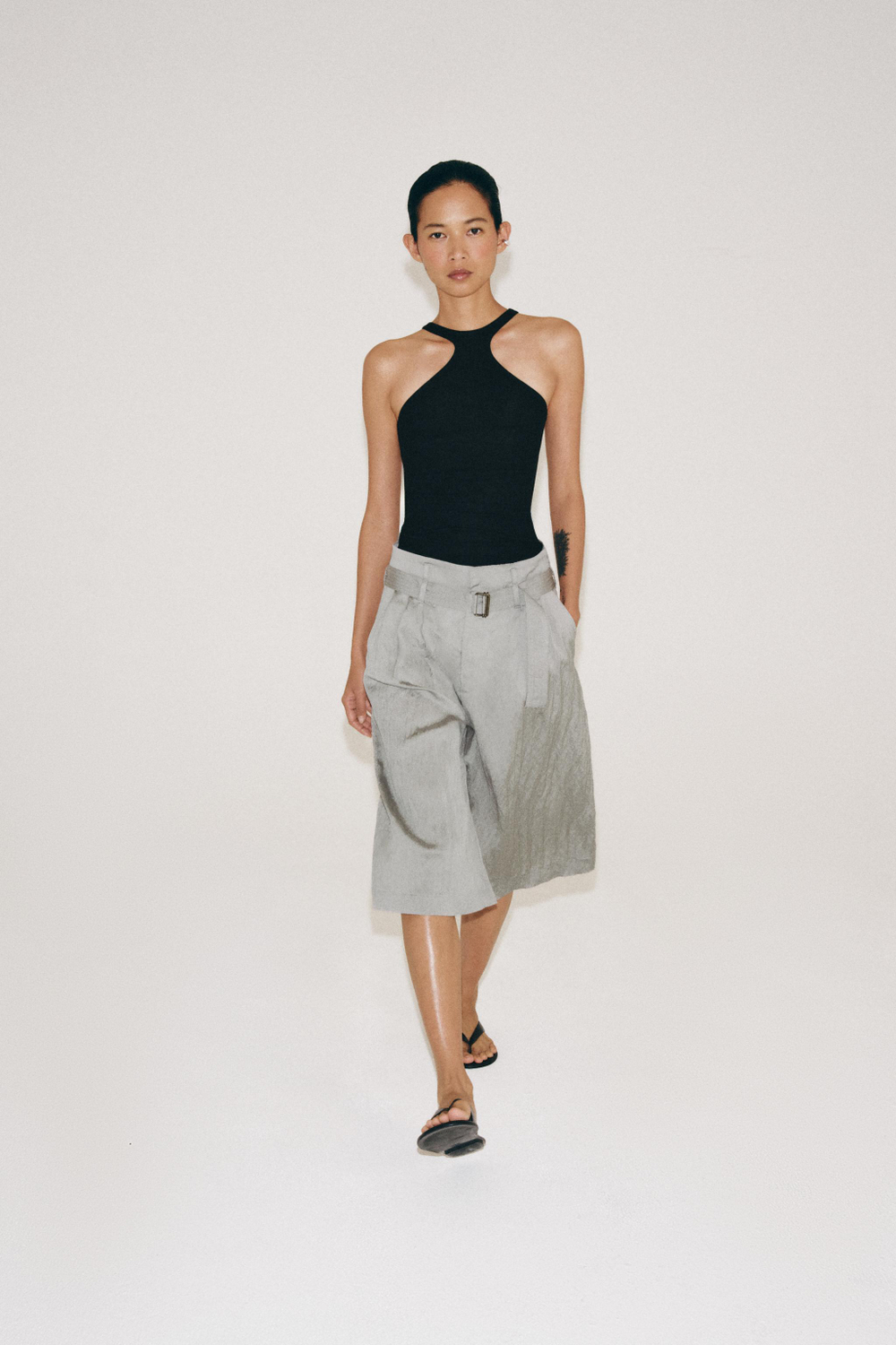 ШОРТЫ С ЗАЩИПАМИ И ПОЯСОМ — ZW COLLECTION — ZARA